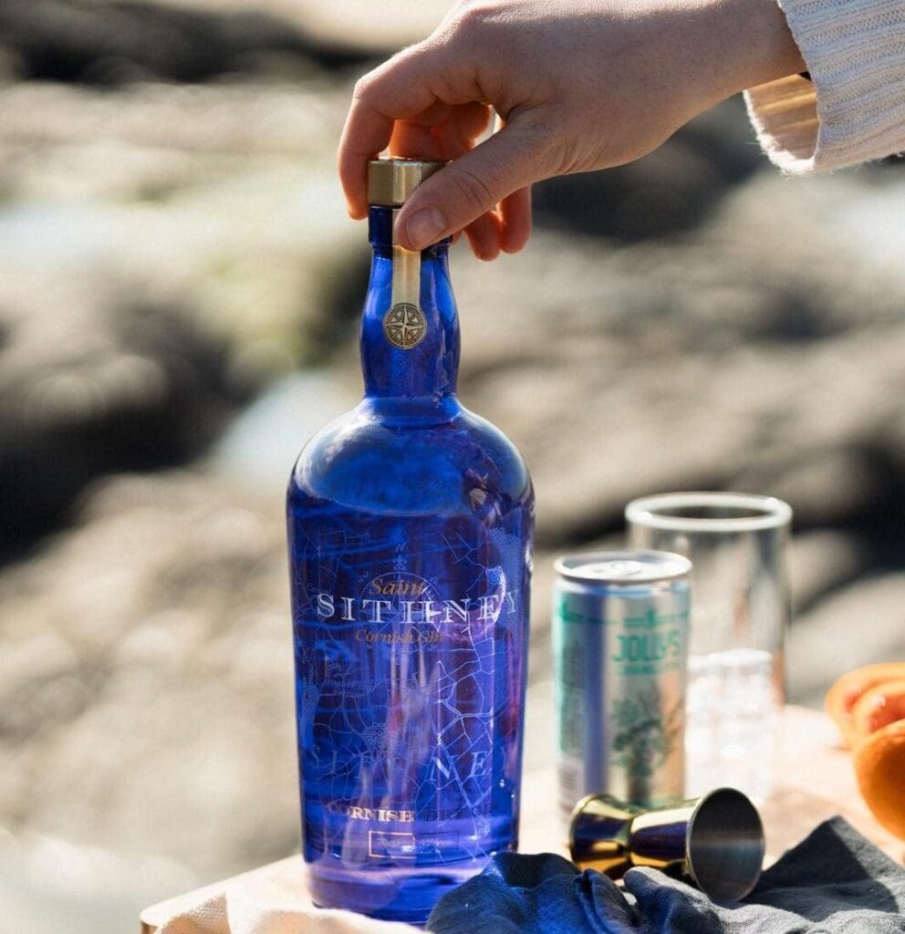 Sithney Hand On Bottle With Jig And Jollys