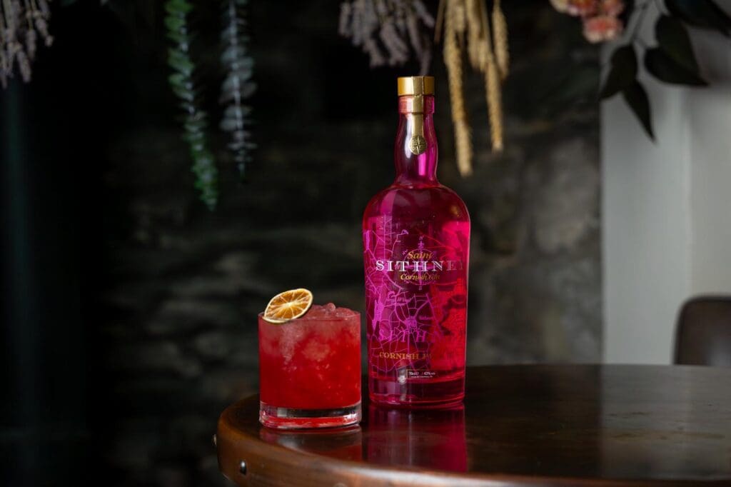 Saint Sithney Pink Gin With Cocktail